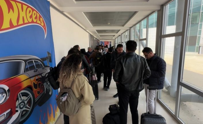 İranlılar Esendere Gümrük Kapısı’nda yoğunluk oluşturdu