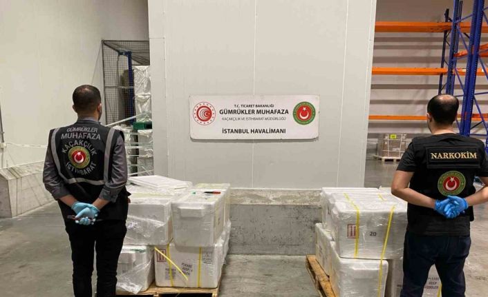 İstanbul Havalimanı’nda 455,2 kilo uyuşturucu ele geçirdi