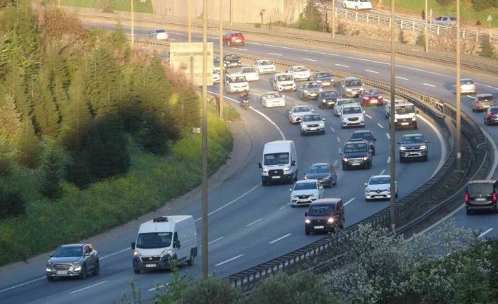 İstanbul istikametine yoğun trafik