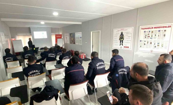 İtfaiye personeline "asansörde kurtarma" eğitimi
