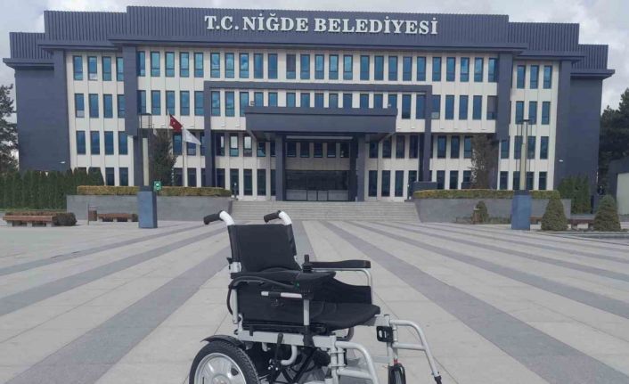 İyilik Ailesi’nden engelli İrem Kumru’ya anlamlı hediye
