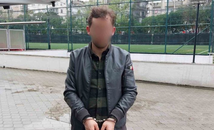 Kaçarken polis araçlarına çarpan alkollü sürücü yakalandı