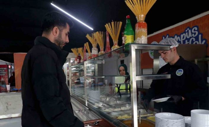 Kampüs Mutfak ilk haftadan gençlerin ilgi odağı oldu