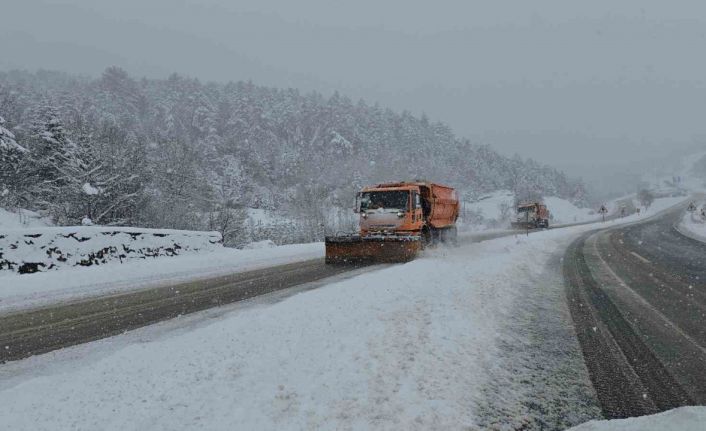 Karabük - Bartın karayolu tonajlı araçların geçişine kapandı