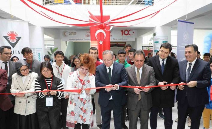 Kars’ta "En Özel Teknoloji Engelsiz STEAM Eğitimi" lansmanı gerçekleştirildi