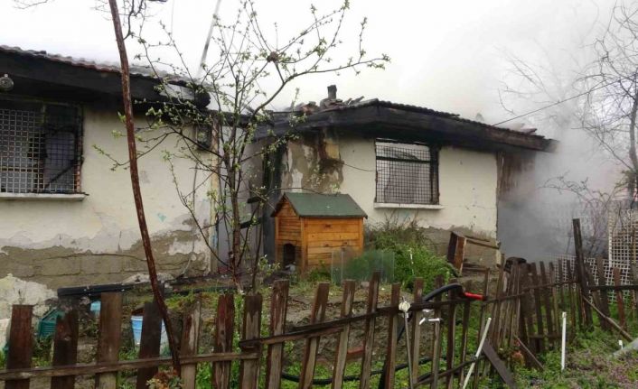 Kastamonu’da yangın çıkan evde yanmış ceset bulundu