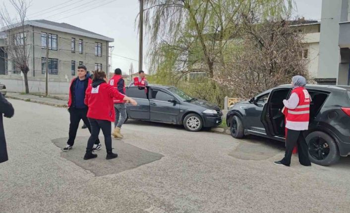 Kaza ihbarına giden polislere pasta sürprizi