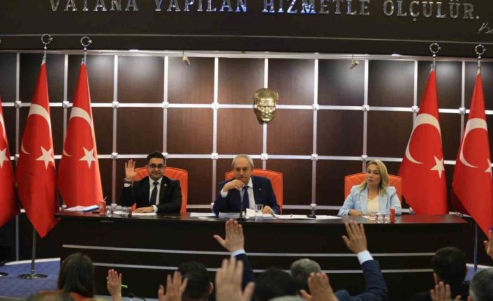 Kepez Meclisi’nden Edip Akbayram ve Volkan Konak’a vefa