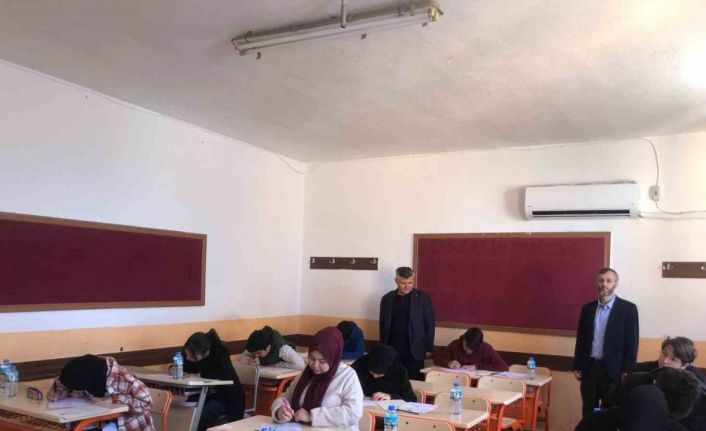 Köyceğiz’de lise ve üniversite öğrencileri umre ödüllü yarışmaya katıldı