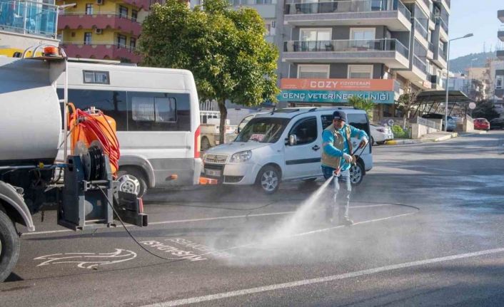 Kuşadası Belediyesi kenti turizm sezonuna hazırlıyor