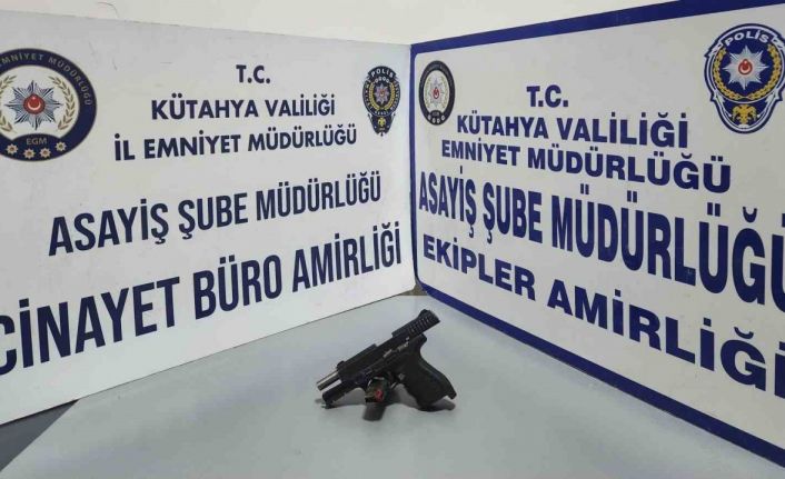 Kütahya’da asker eğlencesinde havaya ateş açan 2 maganda yakalandı