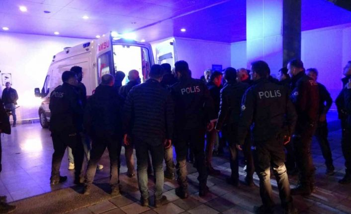 Malatya’da halı sahada maç yapan polis memuru kalp krizi geçirdi