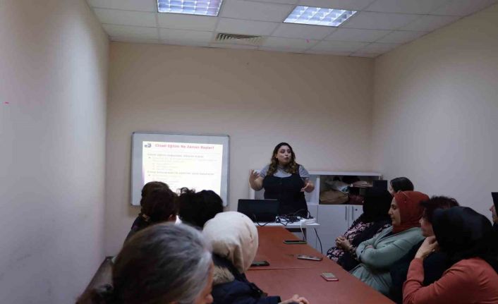 Maltepe’de ‘Aile Okulu ve Kadın Sağlığı Eğitimleri’ devam ediyor