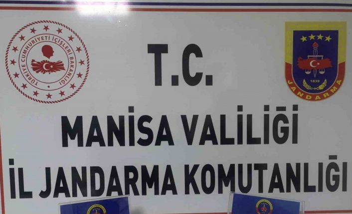 Manisa’da ruhsatsız tabanca ile yakalandı