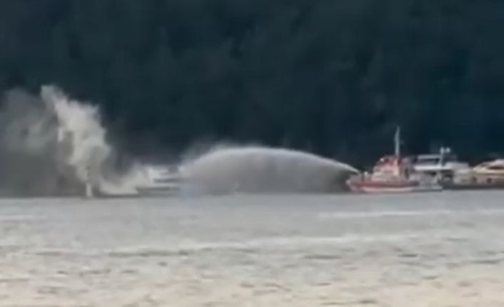 Marmaris’te motoryatta yangın çıktı