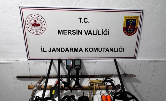 Mersin’de kaçak kazı yapan 4 şüpheli yakalandı