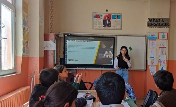 Minik öğrencilere madde bağımlılığı eğitimi verildi