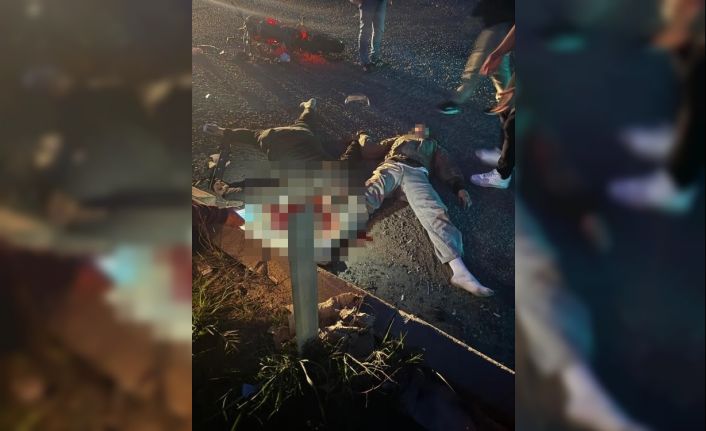 Motosiklet ile hafif ticari araç çarpıştı: 1 ölü, 1 yaralı