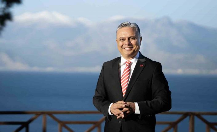 Muratpaşa Belediye Başkanı Ümit Uysal, CHP Genel Başkanlığına adaylığını açıkladı