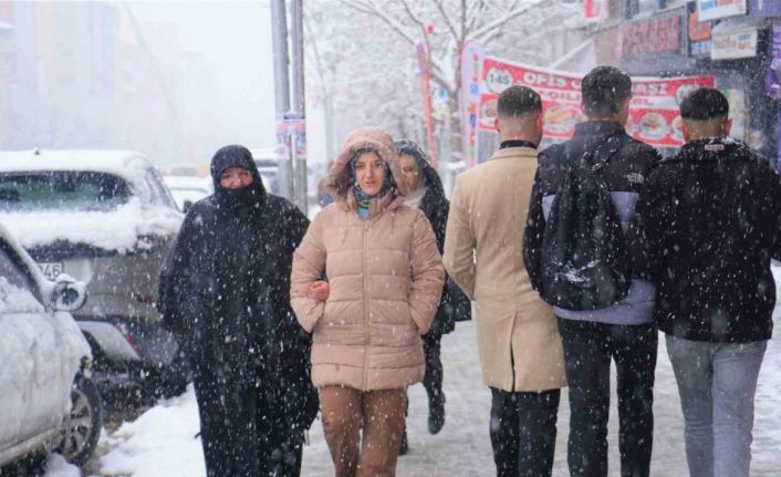 Muş’ta eğitime kar engeli