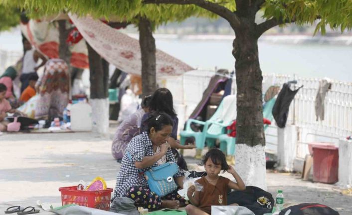 Myanmar’daki depremlerde can kaybı 2 bin 886’ya yükseldi