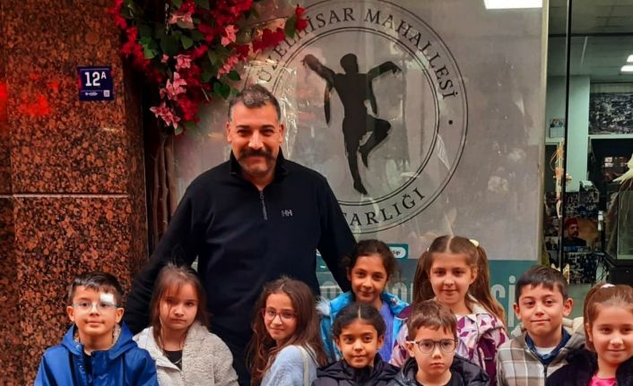 Öğrenciler sordu, mahalle muhtarı yanıtladı
