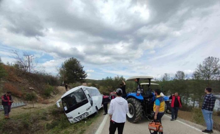 Osmaniye’de öğrencileri taşıyan otobüs devrildi