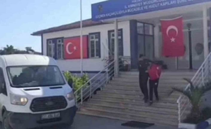 Otomobile 8 göçmen sığdıran şahıs tutuklandı