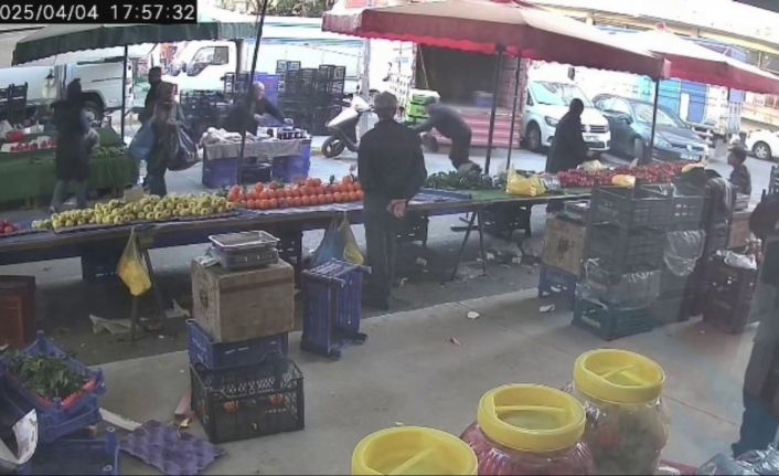 Pendik’te pazarda yürüyen vatandaş epilepsi nöbeti geçirdi