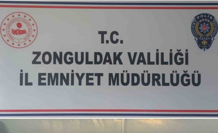 Polisin durdurduğu araçtan uyuşturucu çıktı; 2 şüpheli gözaltında