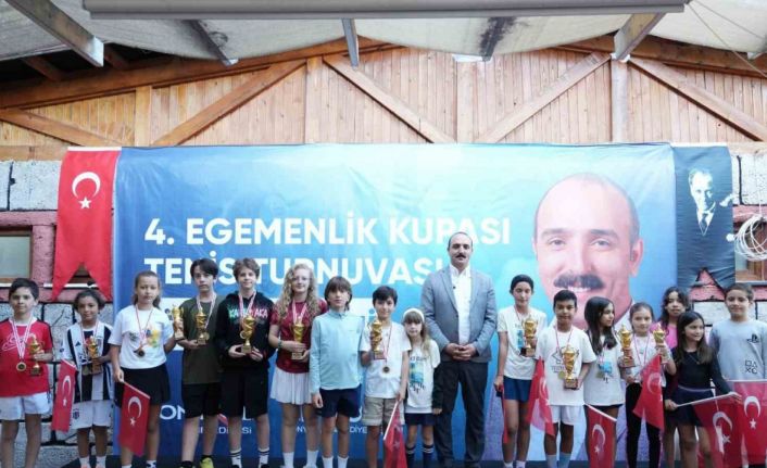 Şampiyon çocukların ödülleri başkan Kotandan