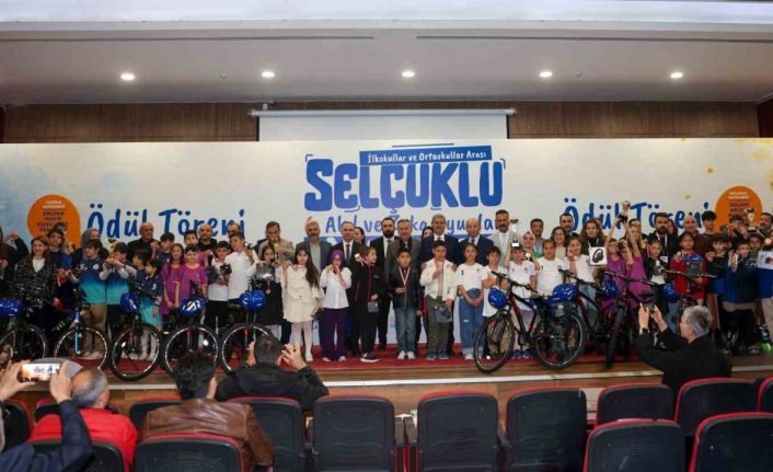 Selçuklu Akıl ve Zeka Oyunları Yarışması’nda ödül heyecanı yaşandı