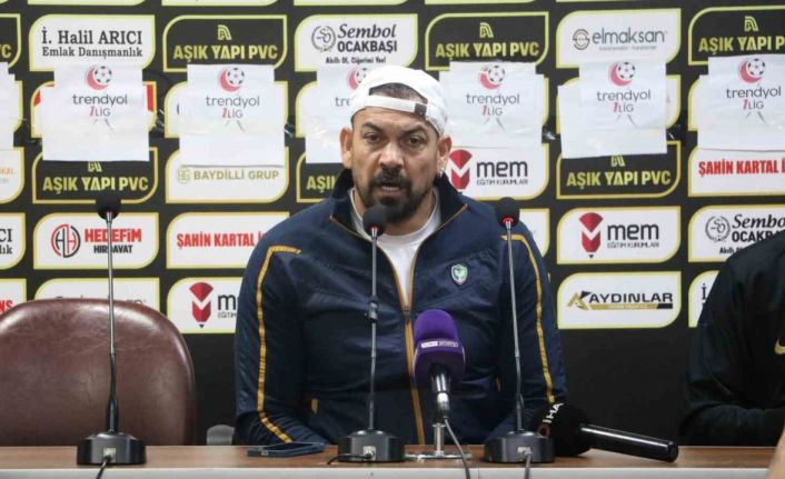 Servet Çetin: "İçeri girerken maalesef bir personelimizin burnu kırıldı"
