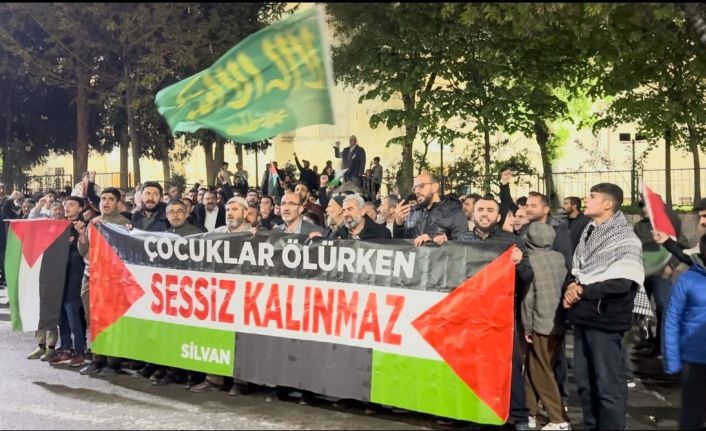 Silvan’da "Çocuklar ölürken, sessiz kalma" yürüyüşü düzenlendi