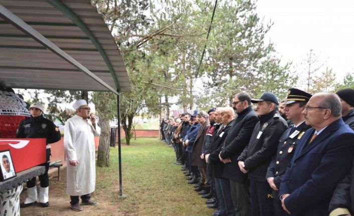 Sinop’ta kalp krizi geçirerek hayatını kaybeden polis memuru toprağa verildi
