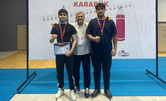 Şırnaklı 2 sporcu boks şampiyonasında Türkiye 3.’sü oldu