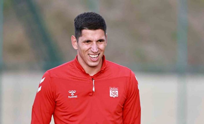 Sivasspor’da kaleci Djordje Nikolic sakatlandı