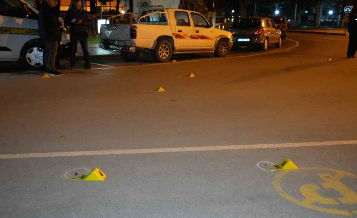 Sokak ortasında havaya rastgele ateş açıp kaçtılar