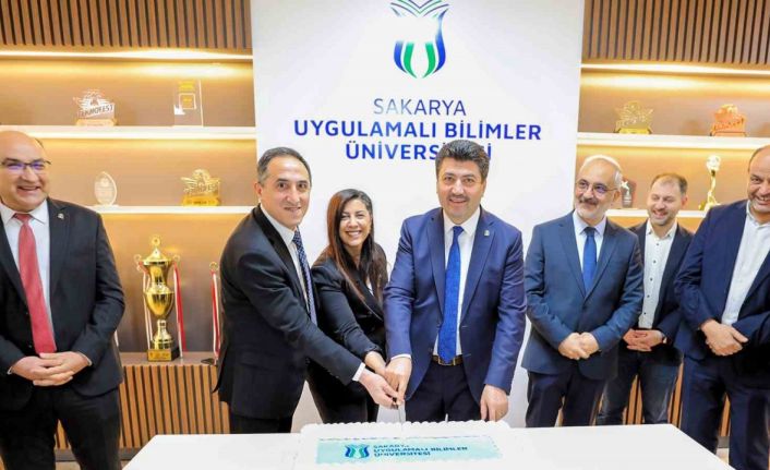 SUBÜ, tam kurumsal akreditasyonunu kutladı