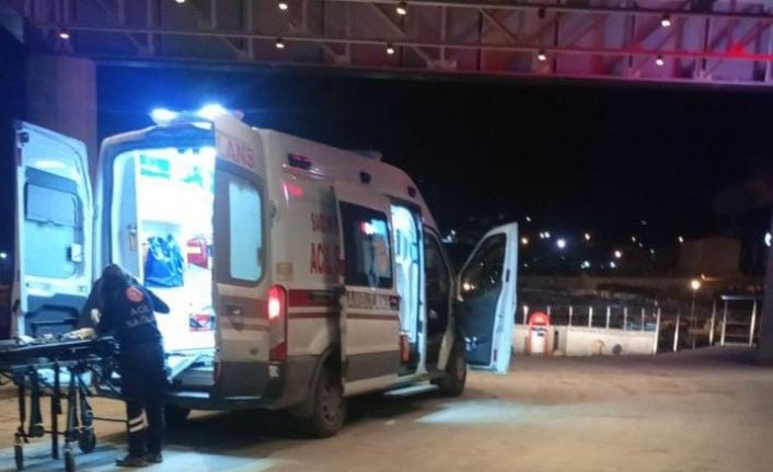 Tartıştığı kocasının boğazına bıçak sapladı