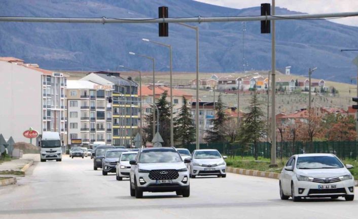 Tatilciler dönüşe geçti, yollarda yoğunluk yaşandı
