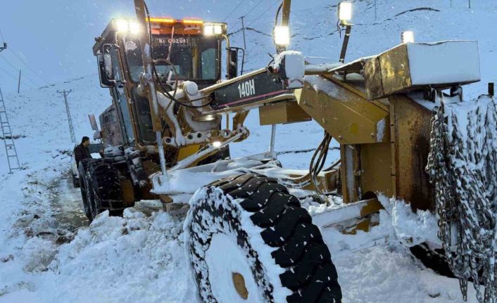Tatvan’da 3 köy yolu ulaşıma kapandı