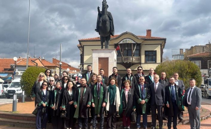 Tavşanlı ilçesinde avukatlar günü kutlandı