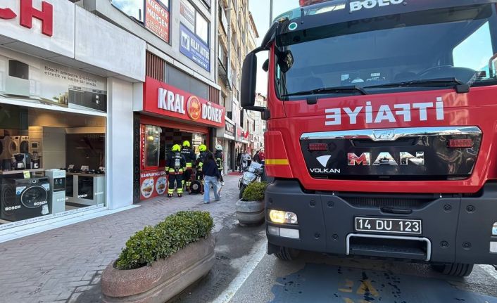 Tavuk döner dükkanında yangın paniği