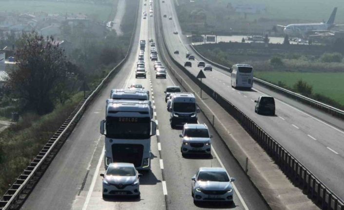 Tekirdağ-İstanbul yolunda yoğunluk oluştu