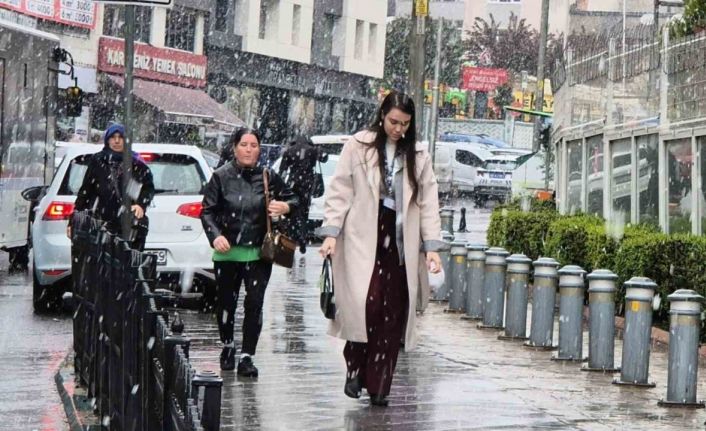 Tekirdağ’da lapa lapa kar yağdı