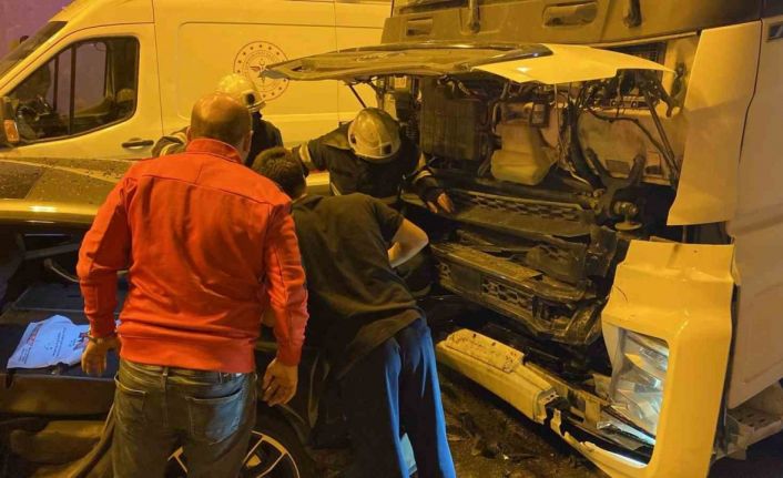TEM’de 8 araç zincirleme kazaya karıştı: 8 yaralı