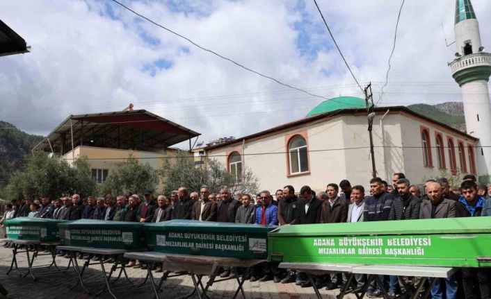 Trafik kazasında hayatını kaybeden Güleç ailesi, son yolculuğuna uğurlandı