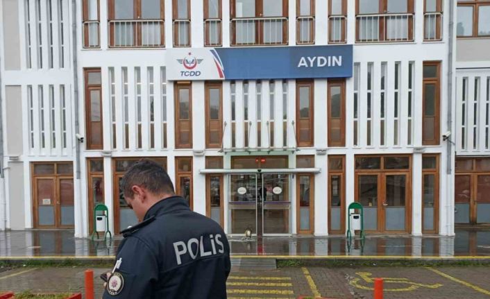 Tren garında unutulan valiz paniğe neden oldu: Bina boşaltıldı