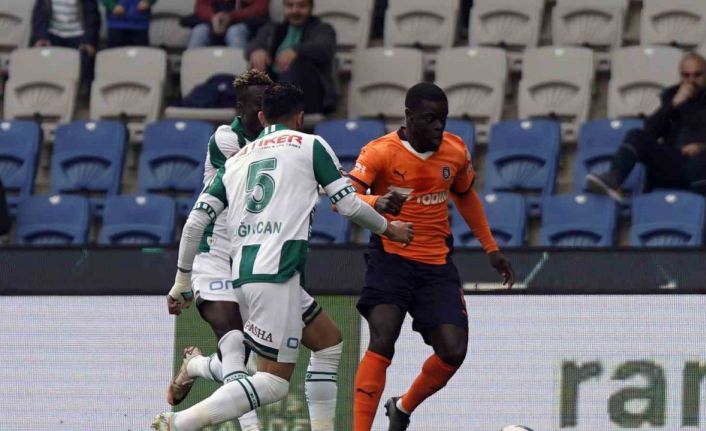 Trendyol Süper Lig: Başakşehir: 0 - Konyaspor: 0 (İlk yarı)